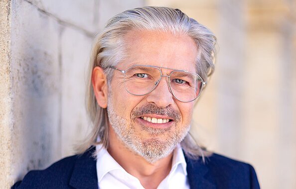 Vermittler und Regionaldirektor Armin-Alexander Fritz