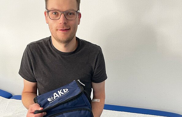 Fonds Finanz Mitarbeiter Max bei der Stammzellenspende