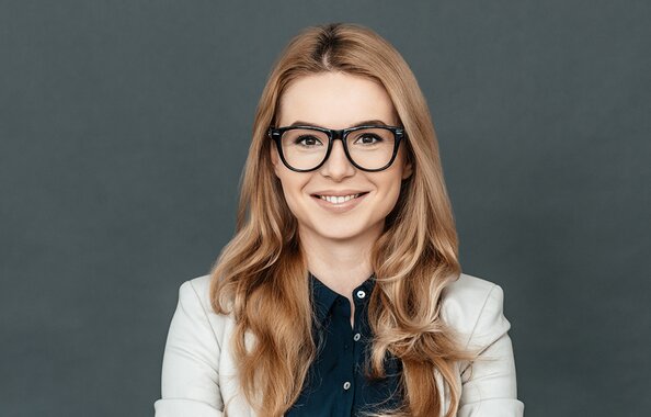 Finanzdienstleisterin, die physische Edelmetalle wie Gold und Silber ohne § 34f GewO vermittelt