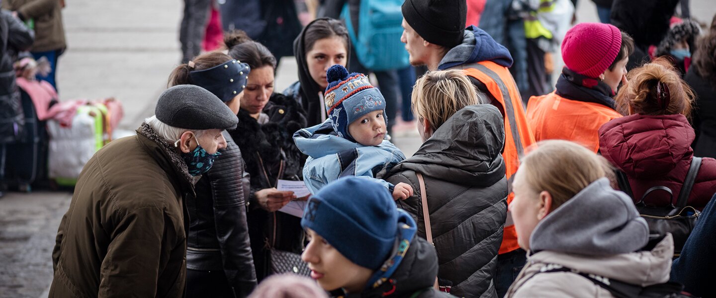 Geflüchtete Menschen aus der Ukraine, die in Deutschland angekommen sind und hier nun Versicherungsschutz benötigen