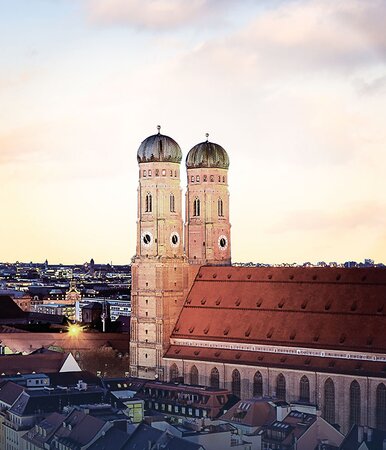 Foto von München, wo ein Mal im Jahr die MMM-Messe stattfindet, auf der sich freie Vermittler zum Fortbilden, Austauschen und Netzwerken treffen