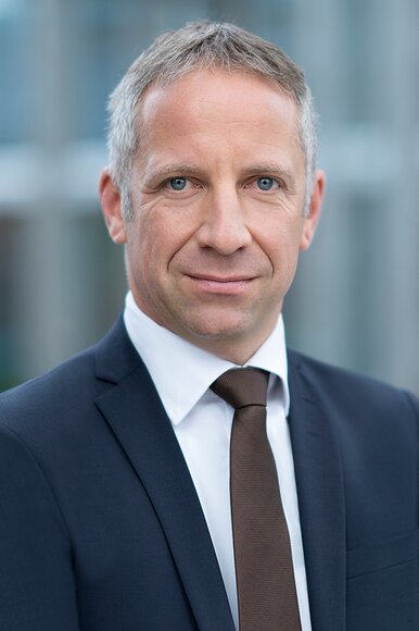 Norbert Porazik ist Gründer und Geschäftsführer der Fonds Finanz